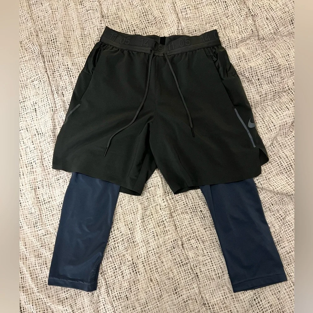 Nike Tech Pack Men’s 2-in-1 Shorts + 3/4 Leggings Size S Men’s (Charcoal + Blue) - Picture 1 of 6